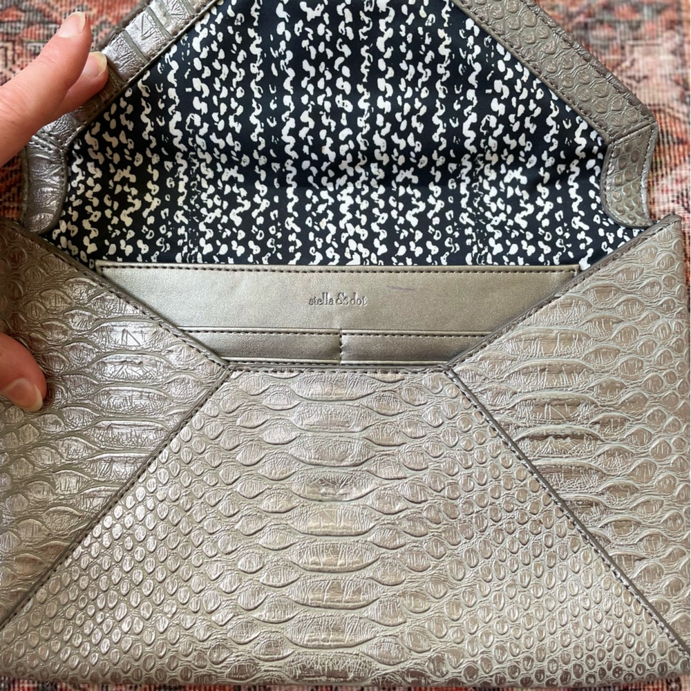 Stella & Dot Silver Animal Print Faux Leather Clutch Purse - Picture 6 of 6